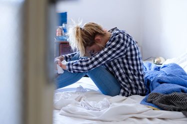Quelles sont les causes de la crise d'adolescence tardive ?