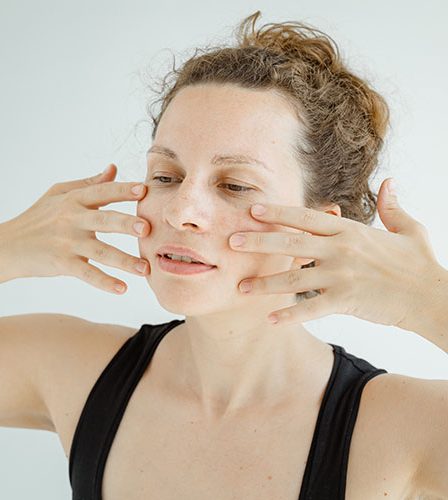 Le yoga du visage est-il vraiment efficace ?